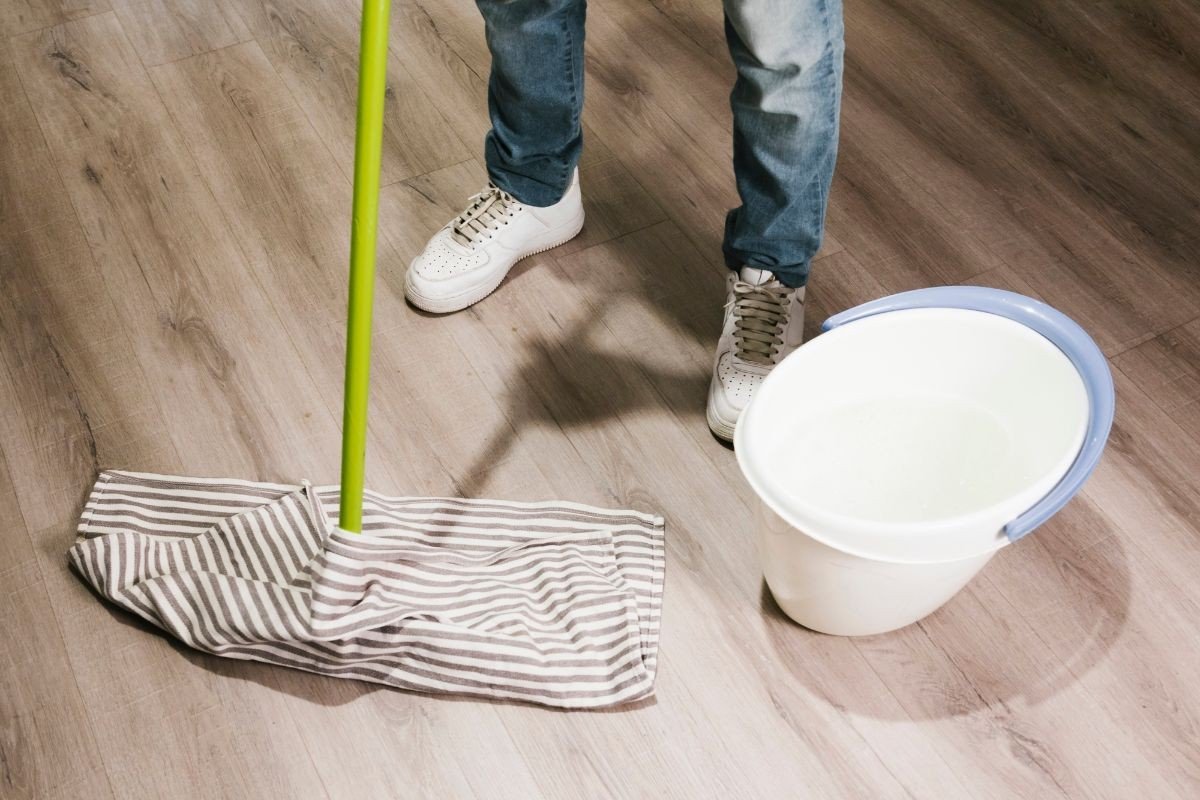 limpeza de piso vinilico